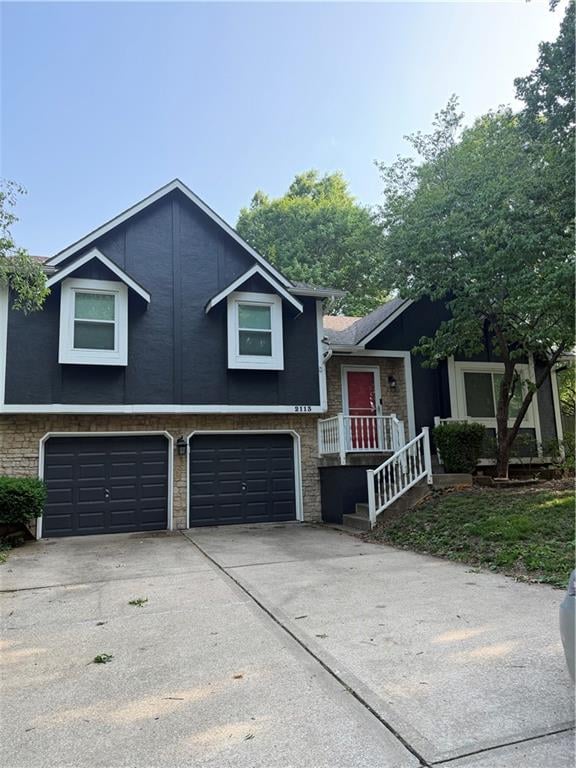 2113 2nd Ter, Lee's Summit, MO 64063