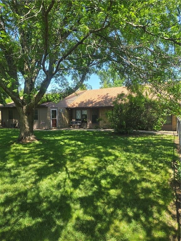 18345 Nottingham Ct, Basehor, KS 66007