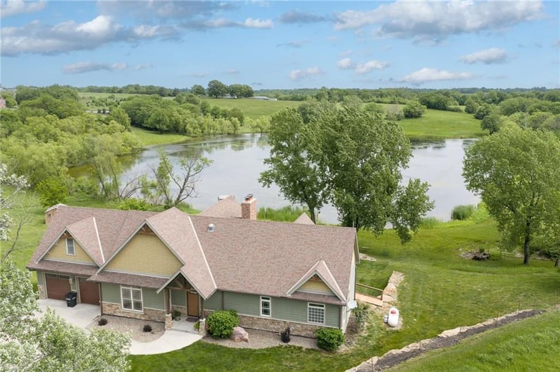 27362 187th St, Leavenworth, KS 66048