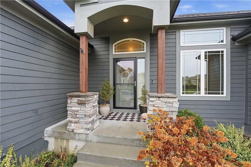 1219 Heartland Ave, Independence, MO 64056