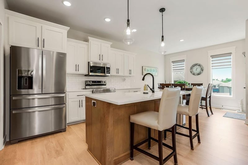 903 Crestwood Dr, Grain Valley, MO 64029