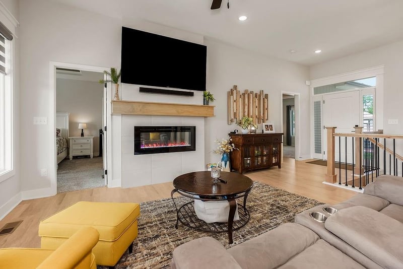 903 Crestwood Dr, Grain Valley, MO 64029