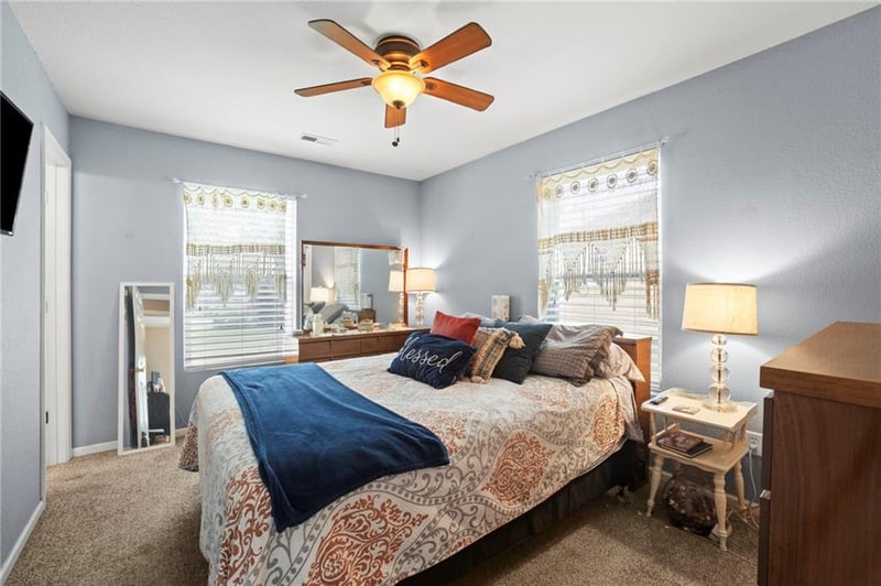 727 Sycamore St, Ottawa, KS 66067