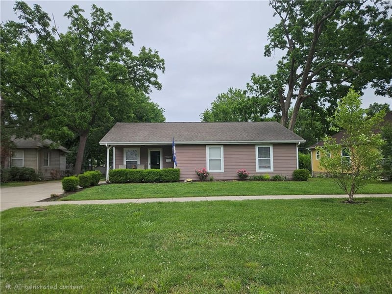 727 Sycamore St, Ottawa, KS 66067