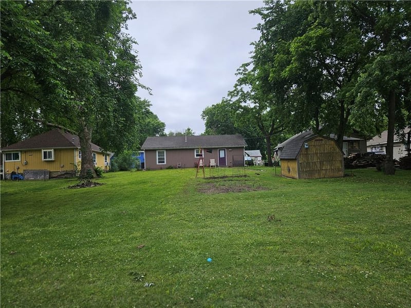 727 Sycamore St, Ottawa, KS 66067