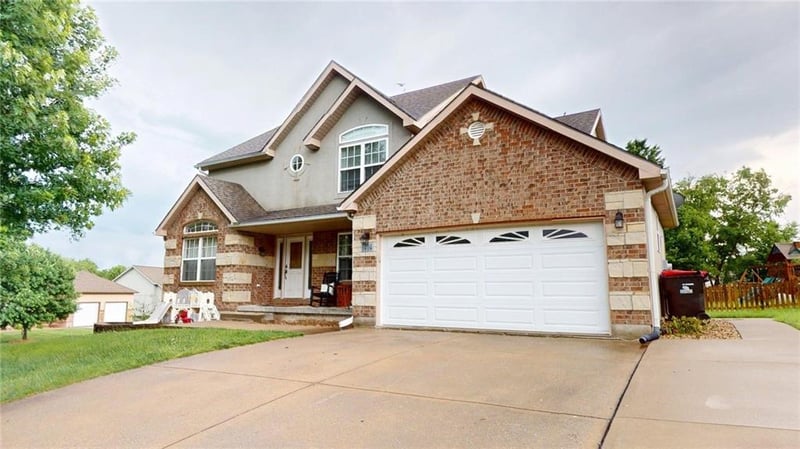 1404 Nottingham Dr, Warrensburg, MO 64093