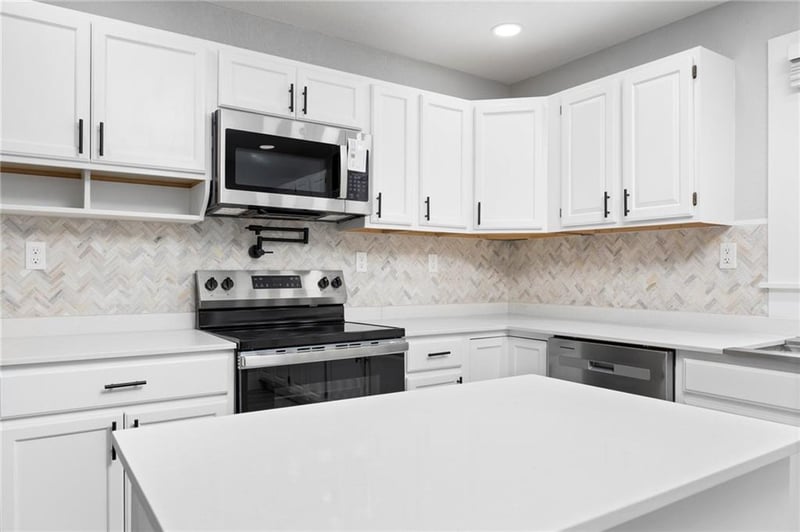 2001 Locust St, Pittsburg, KS 66762