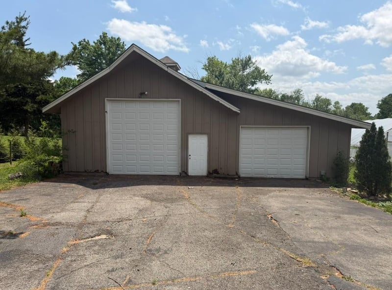 11709 W Harmony Ln, Olathe, KS 66062