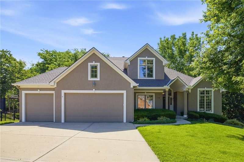 10209 River Hills Ct, Parkville, MO 64152