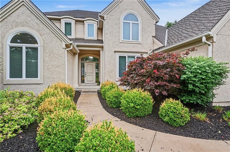 5802 140th Ter, Overland Park, KS 66223