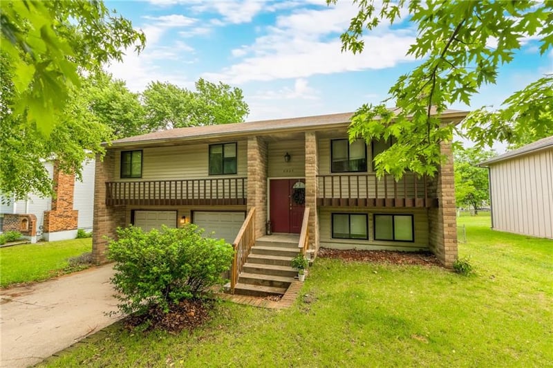 8823 Walnut St, Kansas City, MO 64155