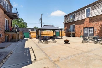4430 Jarboe St #2, Kansas City, MO 64111