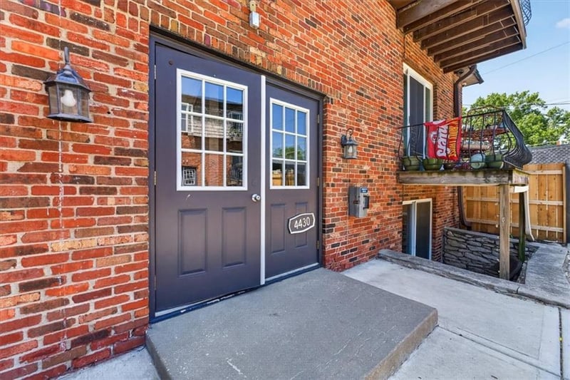 4430 Jarboe St #2, Kansas City, MO 64111