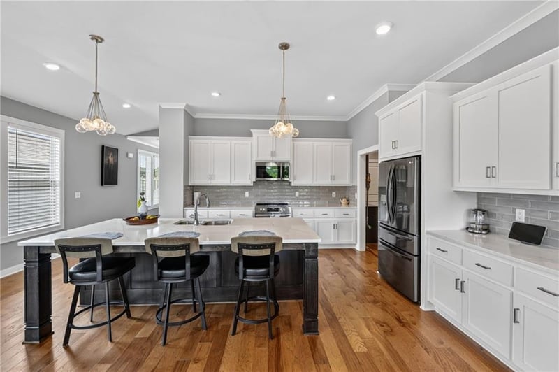 7029 Cambridge Ave, Kansas City, MO 64119