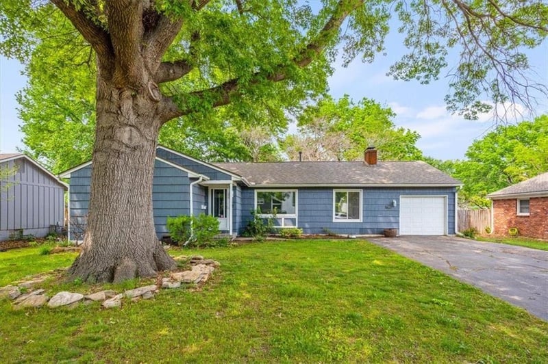 7708 96th Ter, Overland Park, KS 66212