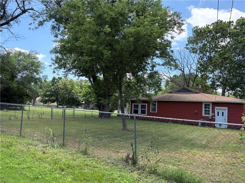 308 17th St, Independence, KS 67301