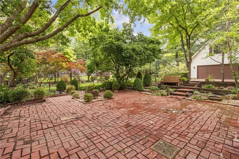 4506 93rd Ter, Prairie Village, KS 66207
