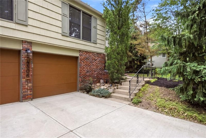 4506 W 93rd Ter, Prairie Village, KS 66207
