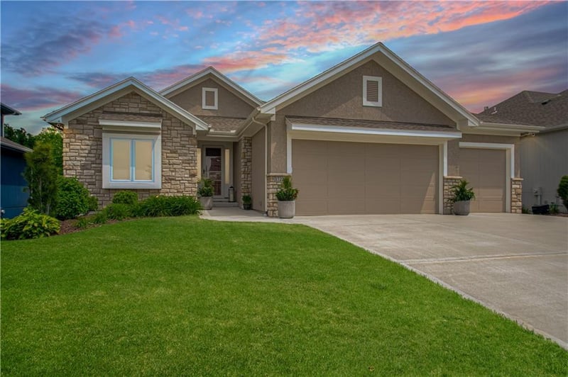 17227 S Allman Rd, Olathe, KS 66062