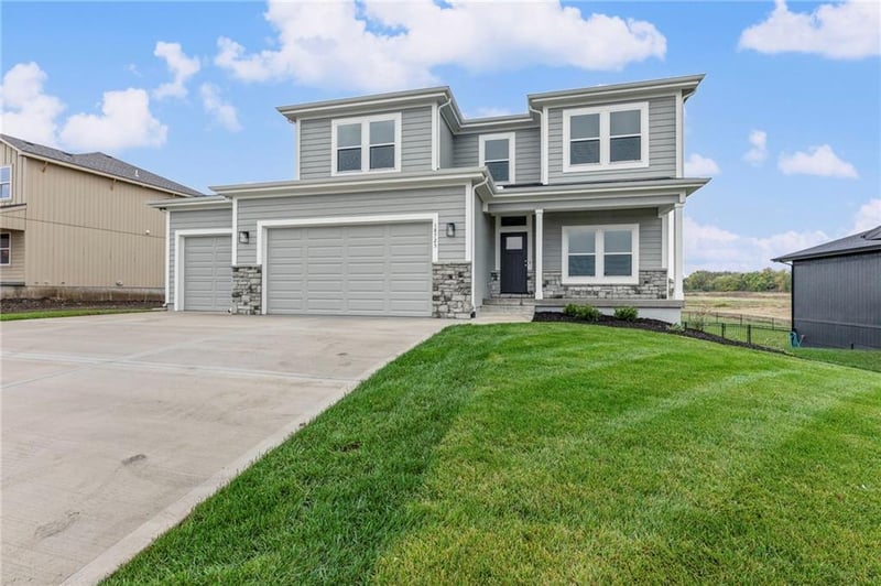 18725 193rd St, Spring Hill, KS 66083