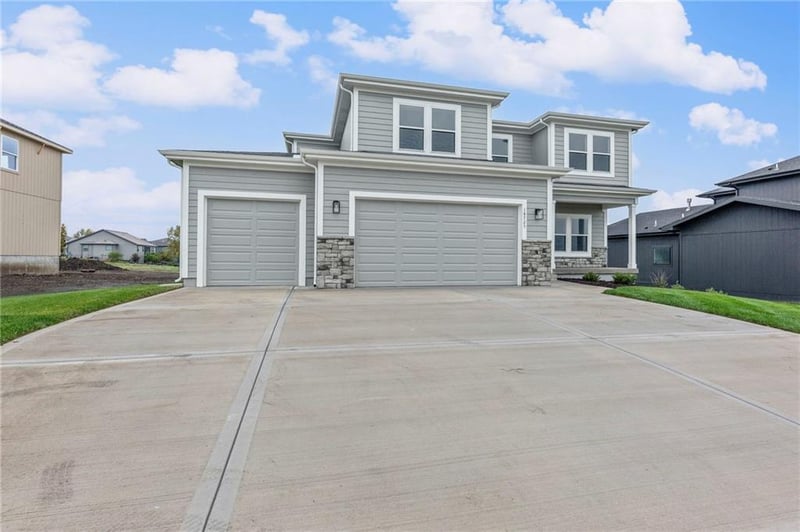 18725 193rd St, Spring Hill, KS 66083