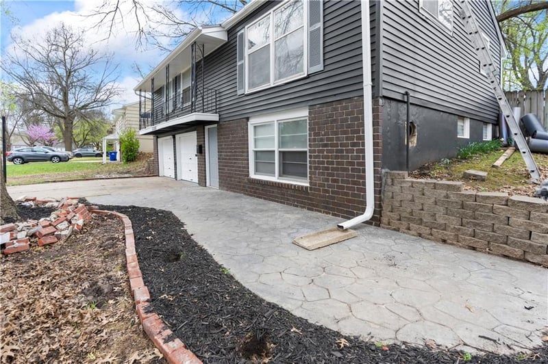 13128 Ashland Ave, Grandview, MO 64030