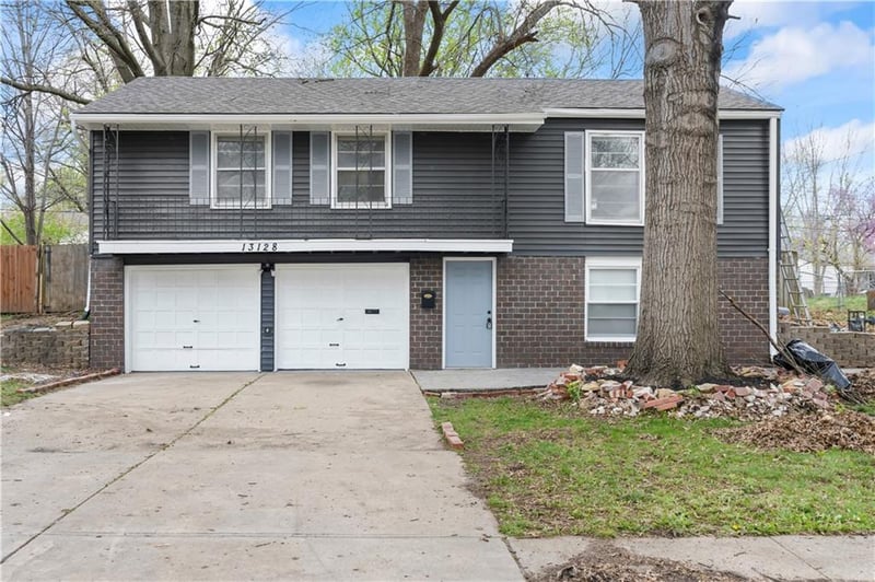 13128 Ashland Ave, Grandview, MO 64030