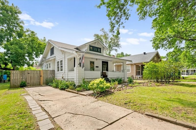 7515 Harrison St, Kansas City, MO 64131