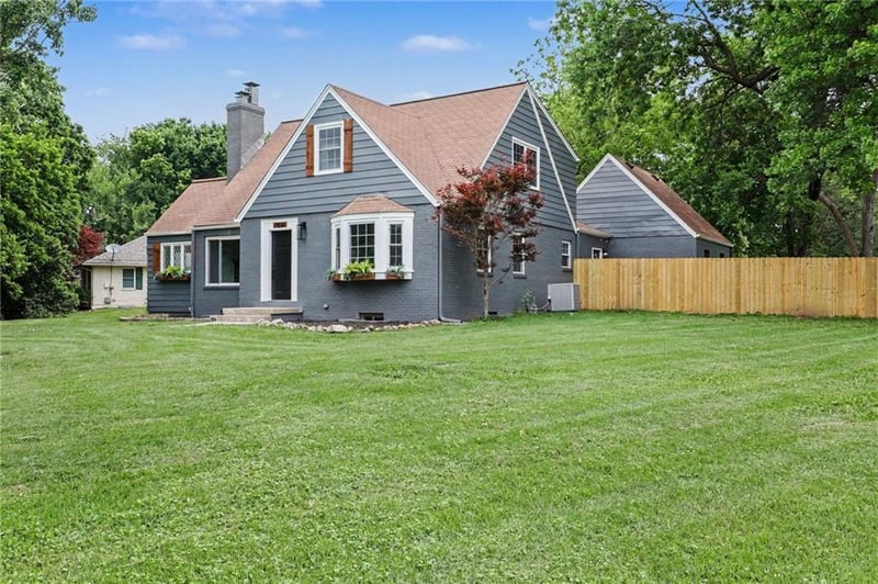 7439 Hadley St, Overland Park, KS 66204