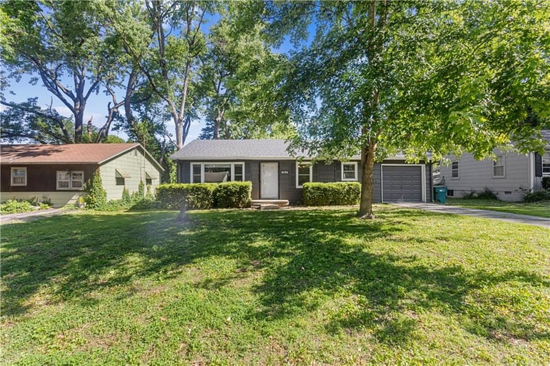 7606 W 66th Ter, Overland Park, KS 66202