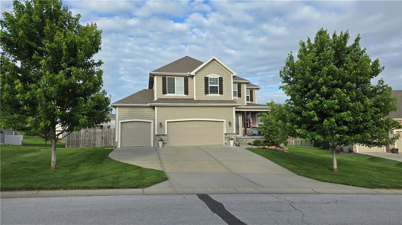 26061 141st Ct, Olathe, KS 66061