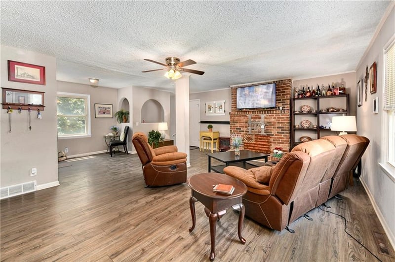 16705 3rd St, Independence, MO 64056