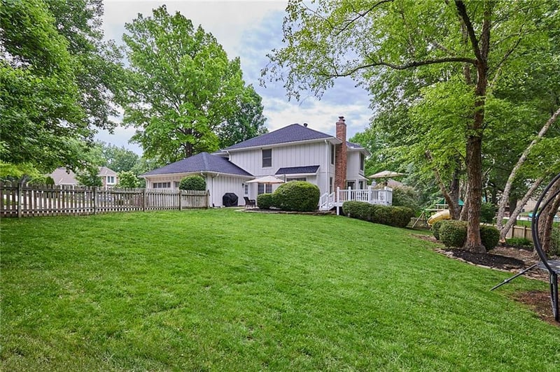 11904 Aberdeen Rd, Leawood, KS 66209