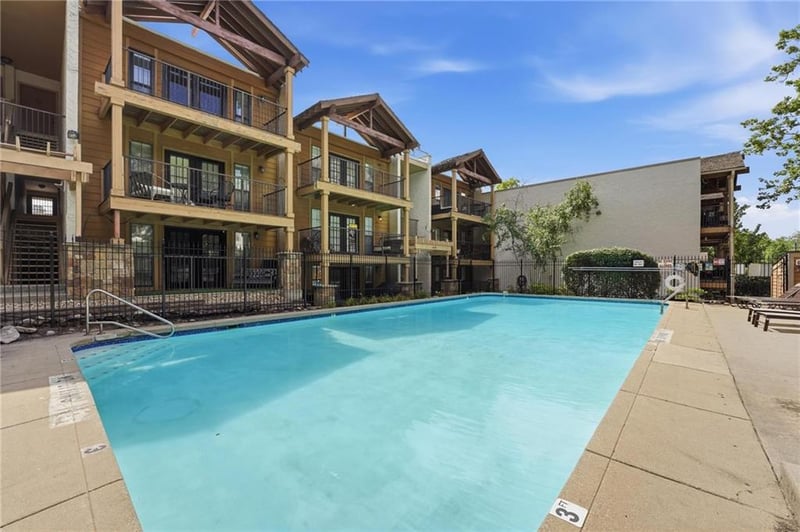4727 Jarboe St #95, Kansas City, MO 64112