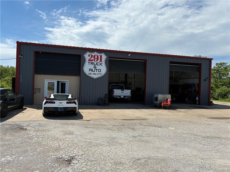 2704 State Route 291 Hw, Harrisonville, MO 64701