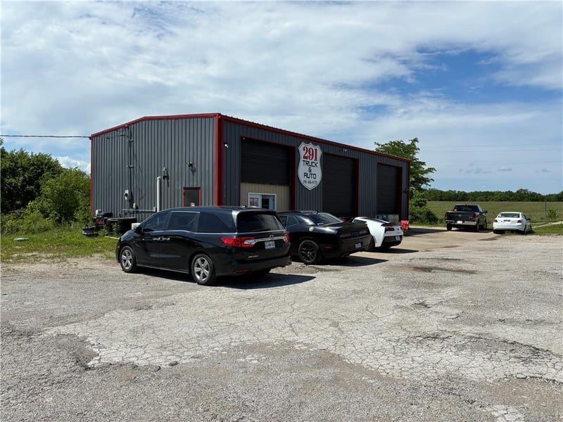 2704 State Route 291 Hw, Harrisonville, MO 64701