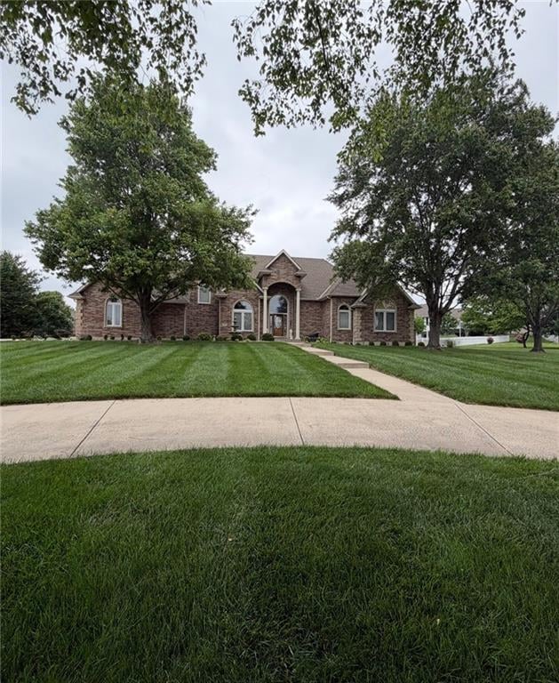 15586 Cedar Ln, Basehor, KS 66007
