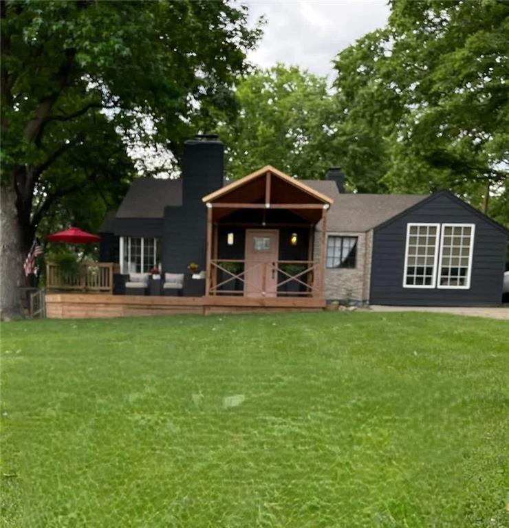 208 83rd St, Kansas City, MO 64118