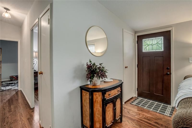 1305 Park Ln, Liberty, MO 64068