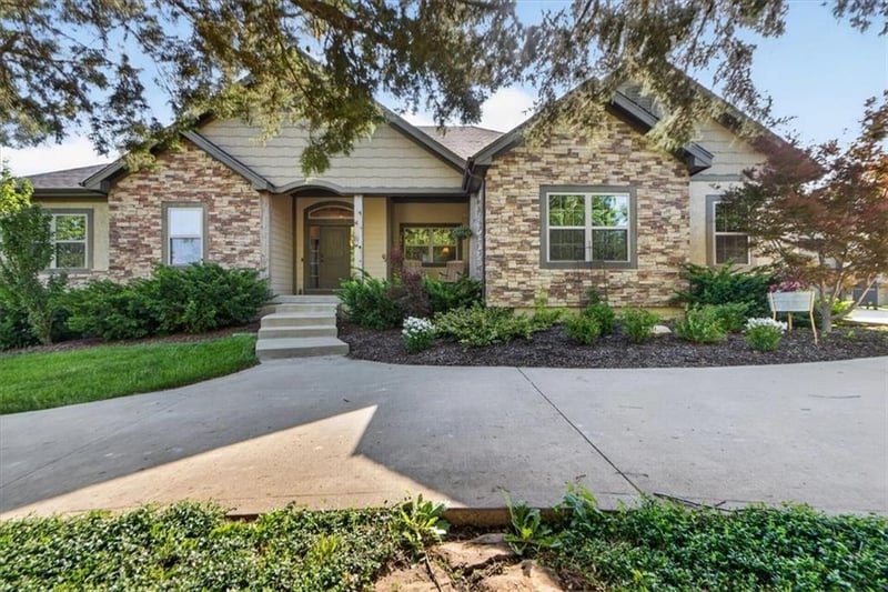 22785 Renner Rd, Spring Hill, KS 66083