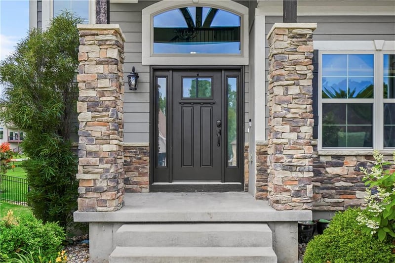 4527 Verona Dr, Riverside, MO 64150