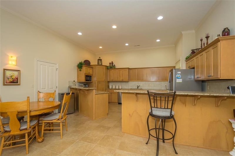 916 Coving Dr, Lawrence, KS 66049