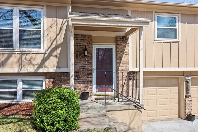 16600 125th St, Olathe, KS 66062