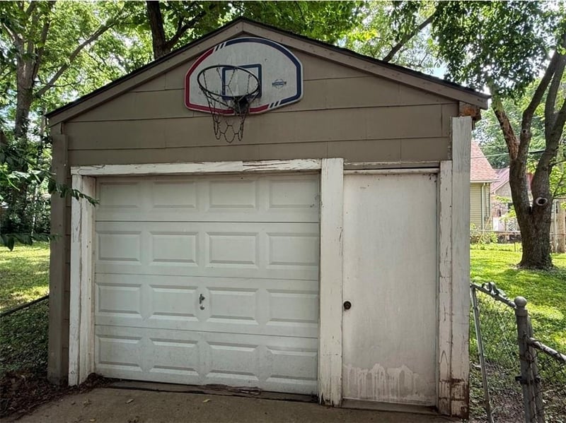 419 Willis Ave, Independence, MO 64050