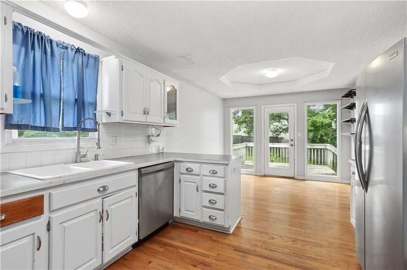 7000 72nd St, Kansas City, MO 64119