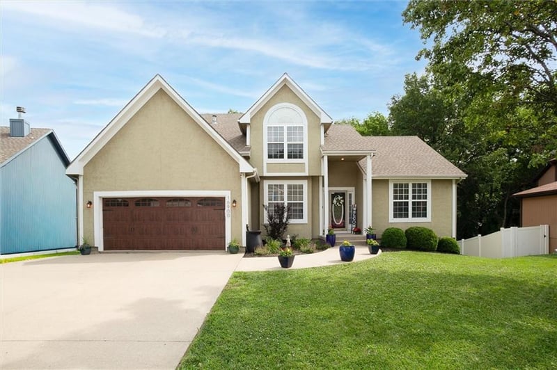 16900 41st Ter, Independence, MO 64055