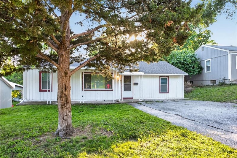 1650 44th St, Kansas City, KS 66102
