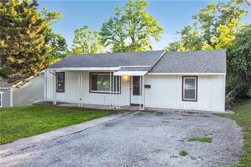 1650 44th St, Kansas City, KS 66102