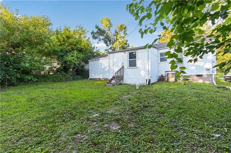 1650 44th St, Kansas City, KS 66102