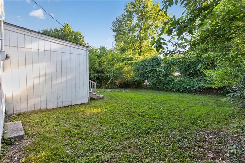 1650 44th St, Kansas City, KS 66102